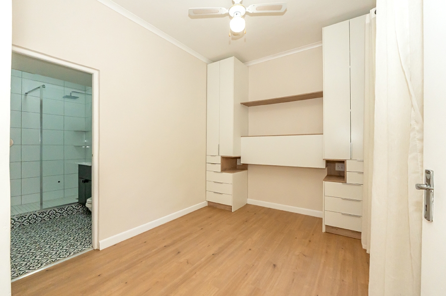 1 Bedroom Property for Sale in Harfield Village Western Cape